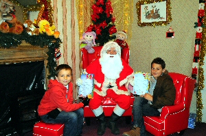 Santa presenting Letters from Santa - taken by Sarah Vas Photography